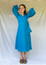 Load image into Gallery viewer, IDA Blue Linen Wrap Dress